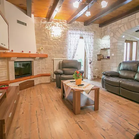 Holiday home Spacious Holiday Home With Fireplace In Tinjan Croatia