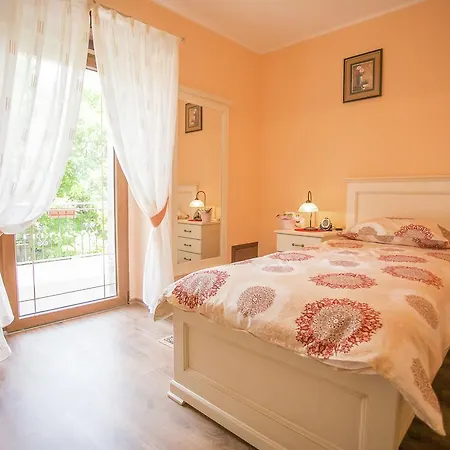 Hébergement de vacances Spacious Holiday With Fireplace In Croatia *