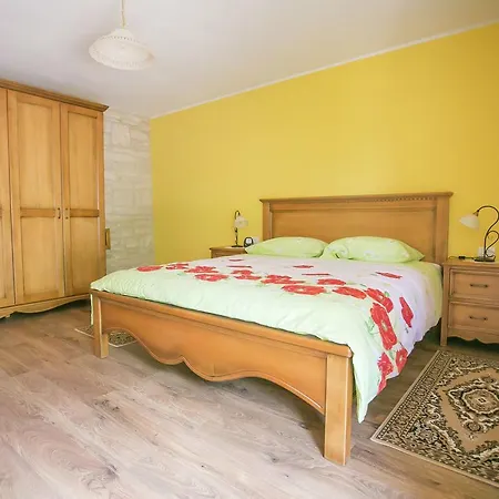 Hébergement de vacances Spacious Holiday With Fireplace In Croatia