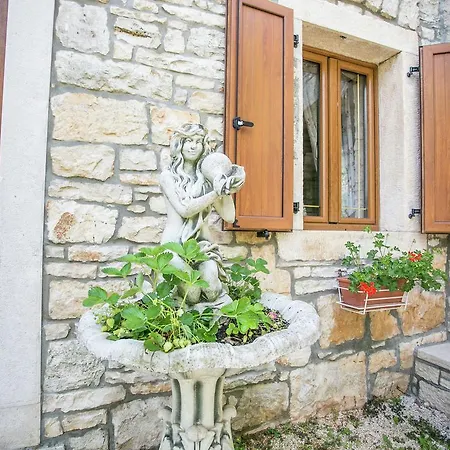 Spacious Holiday With Fireplace In Croatia *